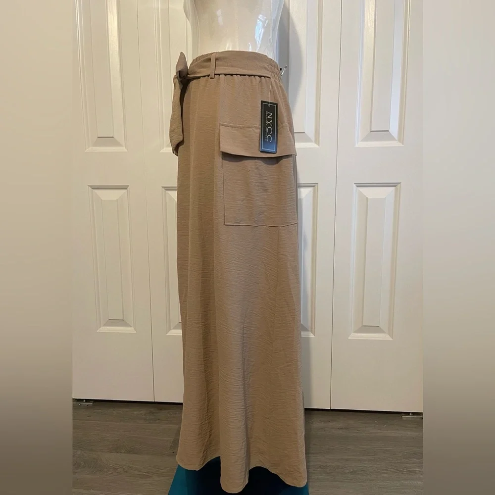 2/$22. NYCO Tan Safari-Style, Crinkled Elastic Waist Skirt w/Cargo Pockets NWT - Picture 4 of 4